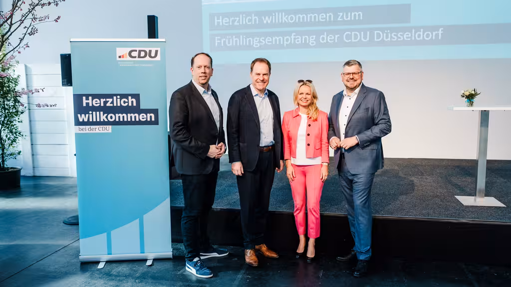 Dr. Stephan Keller mit dem Mitgliederbeauftragtem Marco Schmitz und den stellv. Kreisvorsitzenden Angela Erwin und Peter Blumenrath 